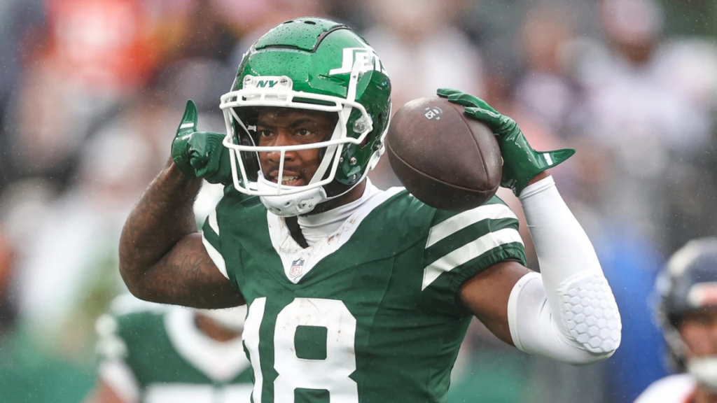 Jets WR Mike Williams Speaks Out After QB Aaron Rodgers' Public Criticism